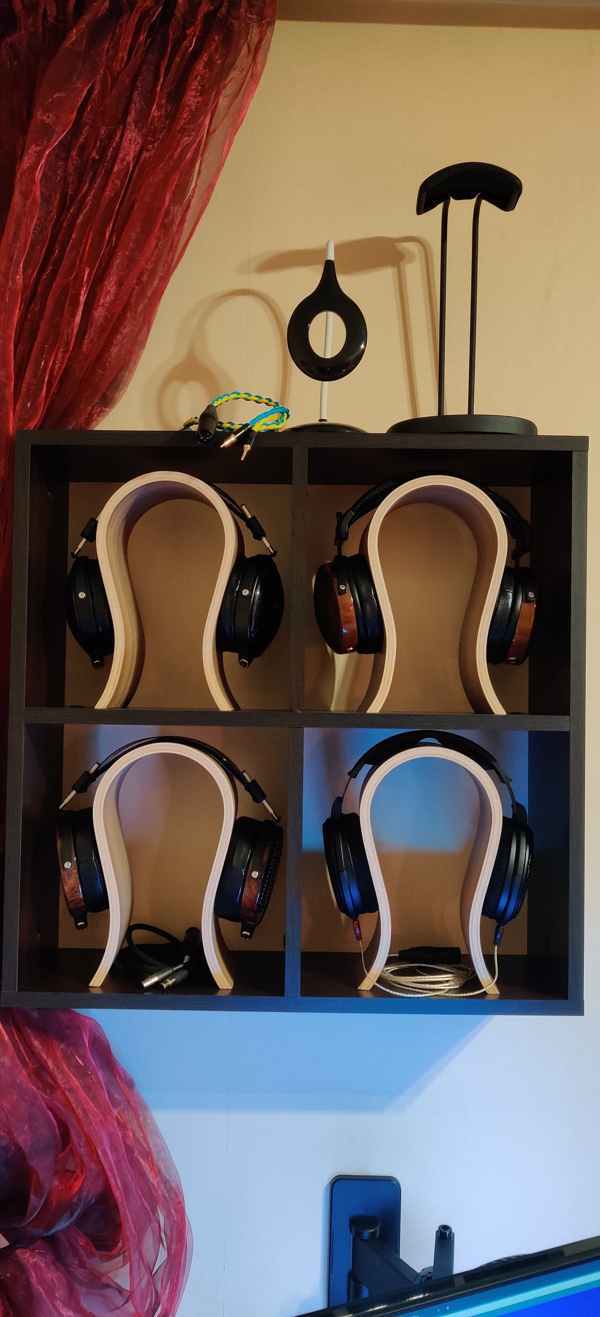 Photo client – Support casque noyer