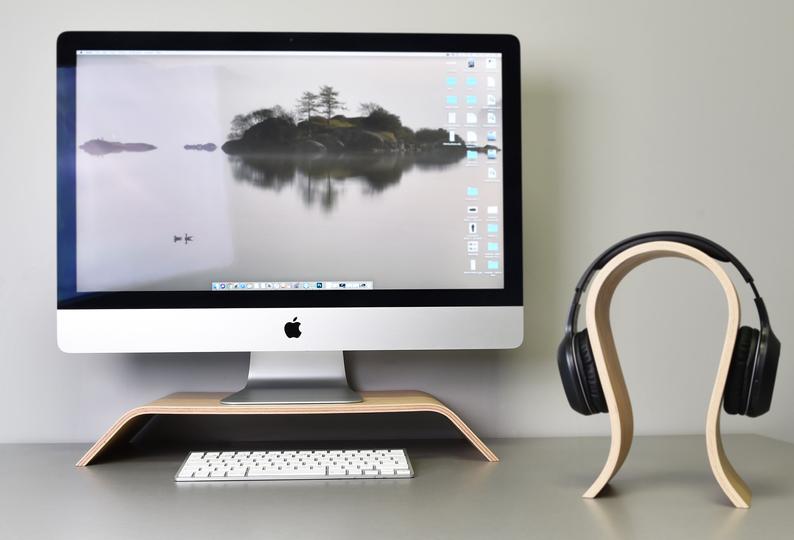 Support d'écran d'ordinateur en bois de chêne